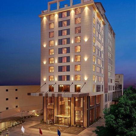 Doubletree By Hilton Varanasi Exterior photo